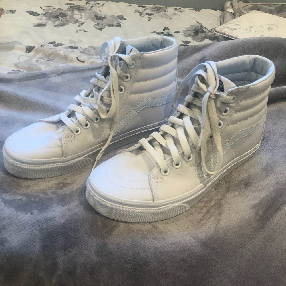 WHITE SK8HI VANS-WOMENS 7.5